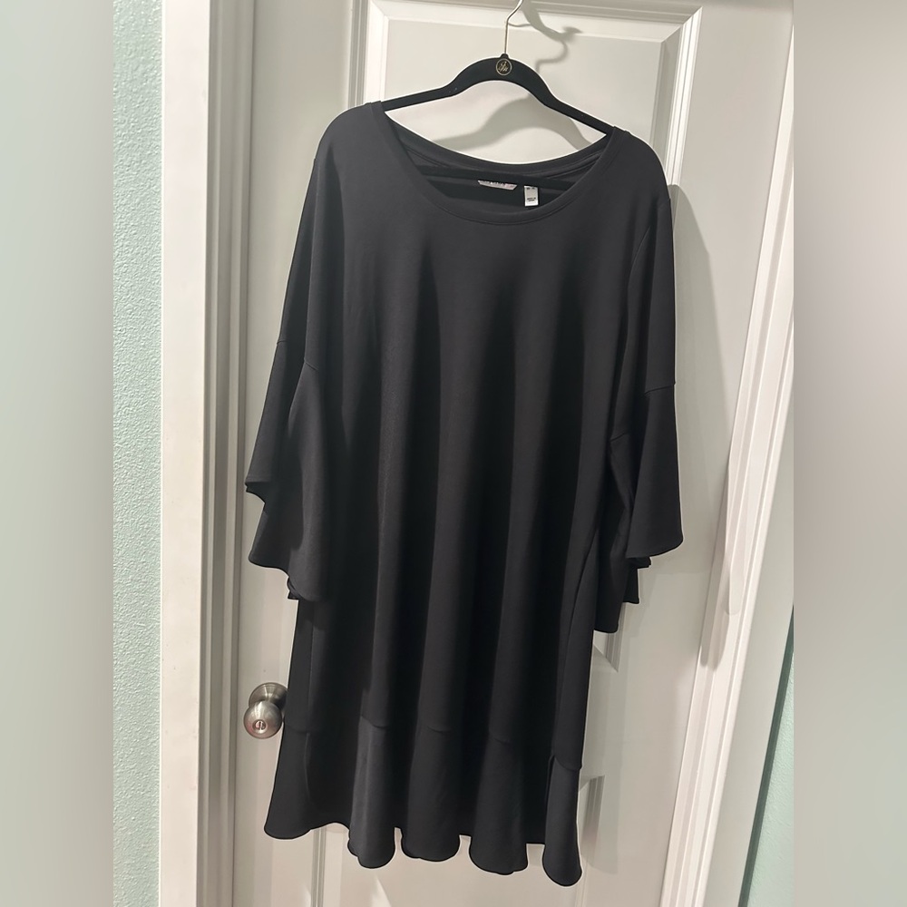 Isaac Mizrahi Live Pebbled Knit Black Bell Sleeve Dress - Picture 6 of 6